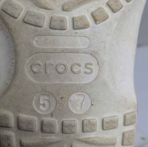 Crocs White Sandal Water Shoe 7 Women - Picture 7 of 7
